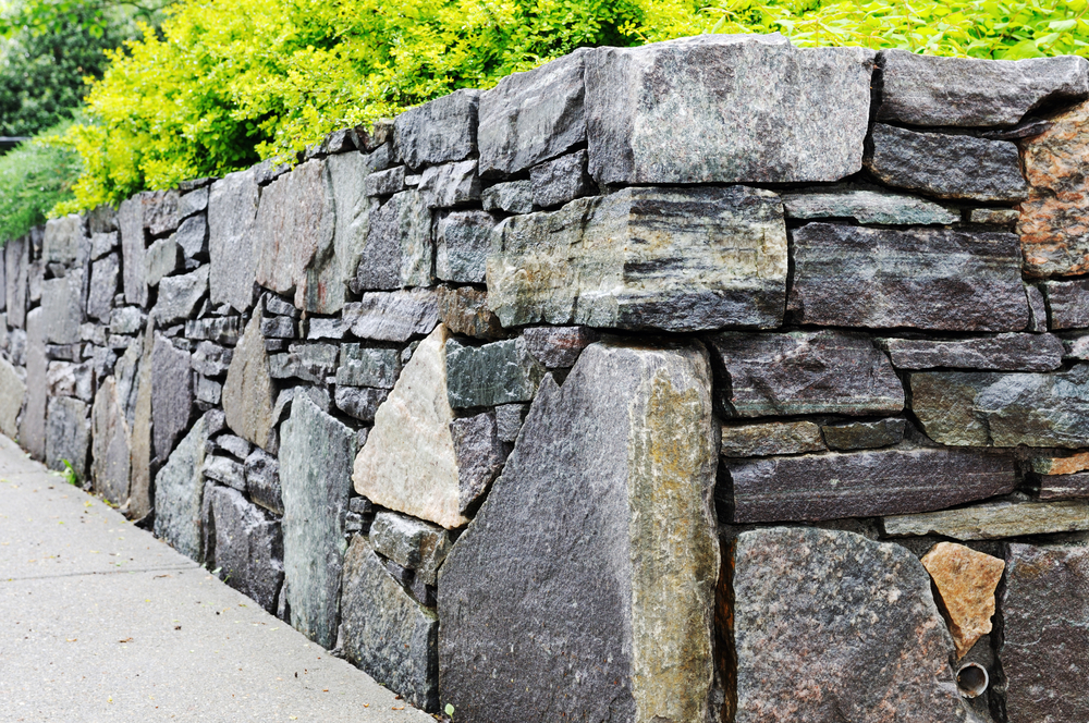Retaining wall hardscape